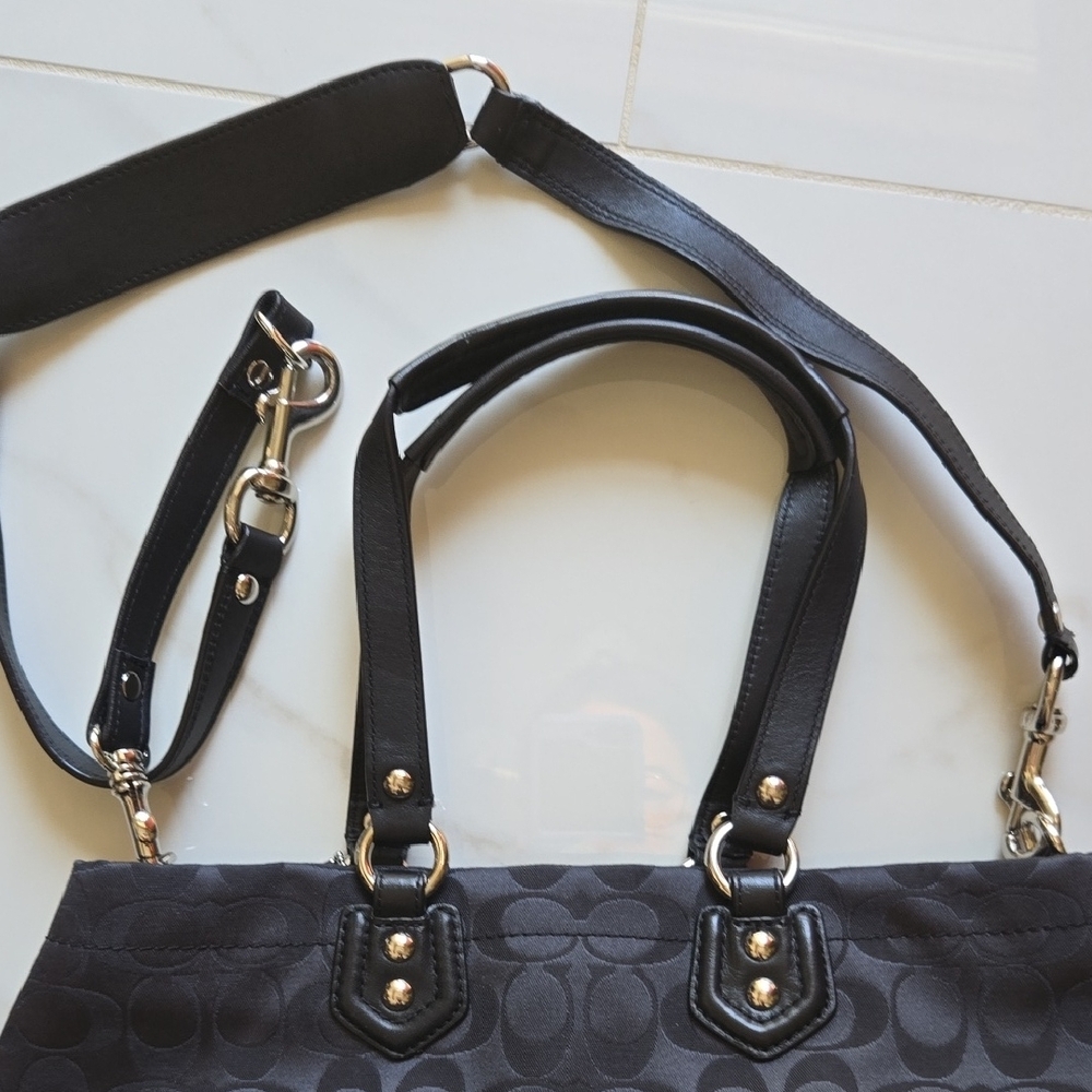 Coach Black Bag And Gray Wristlet - Picture 6 of 16